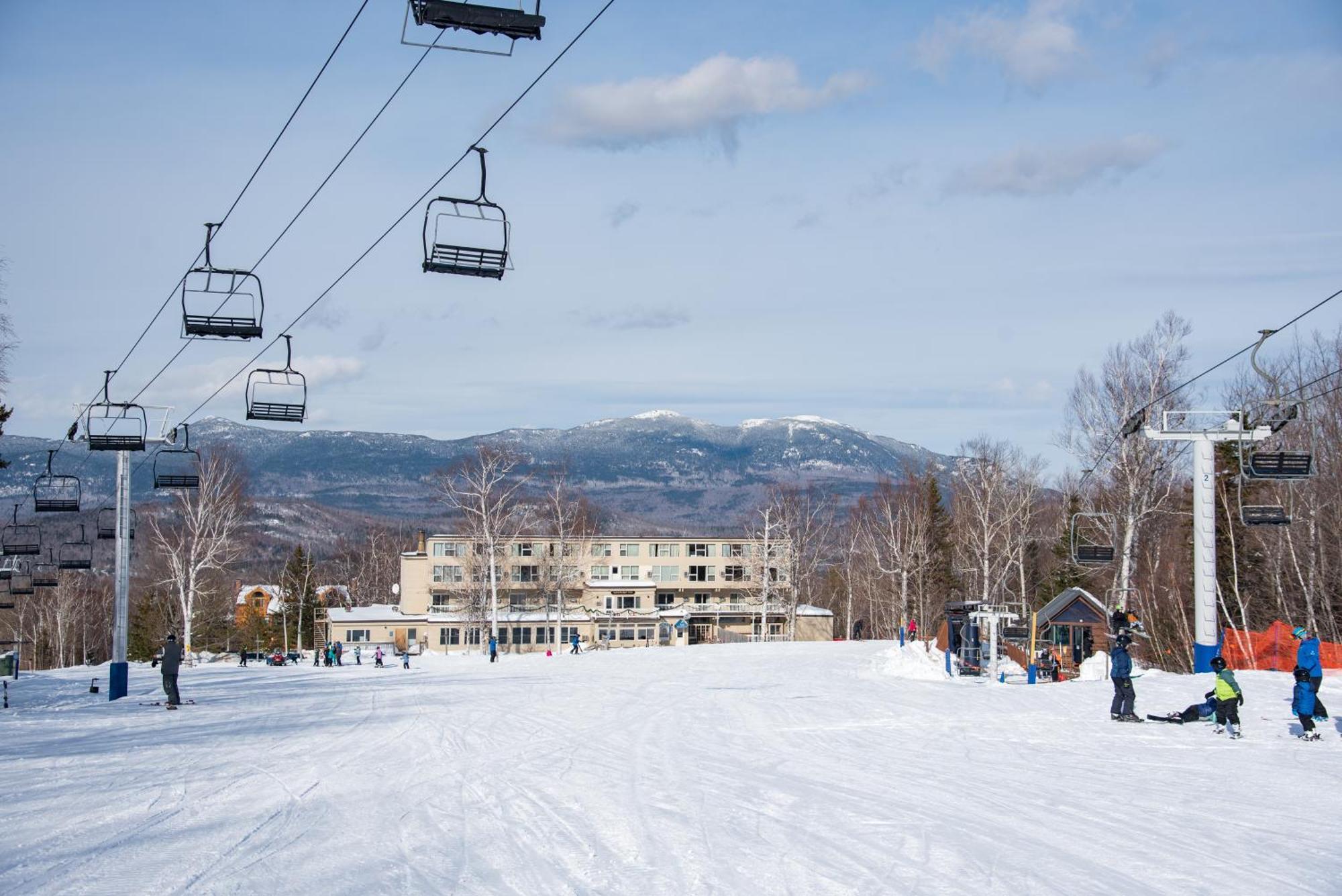 シュガーローフ グランド サミット ホテル Carrabassett Valley エクステリア 写真