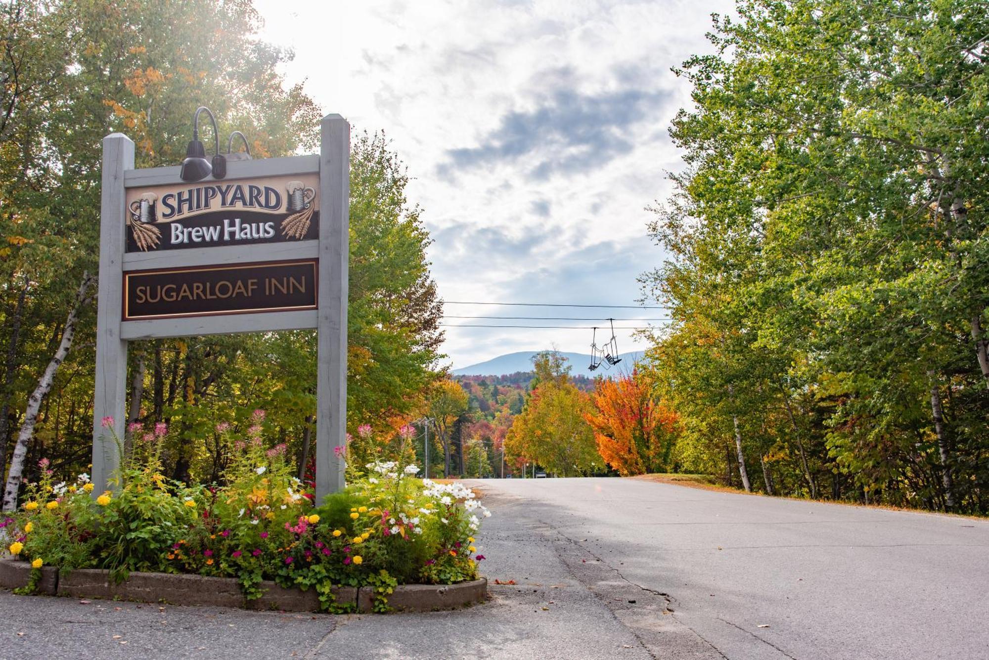 シュガーローフ グランド サミット ホテル Carrabassett Valley エクステリア 写真