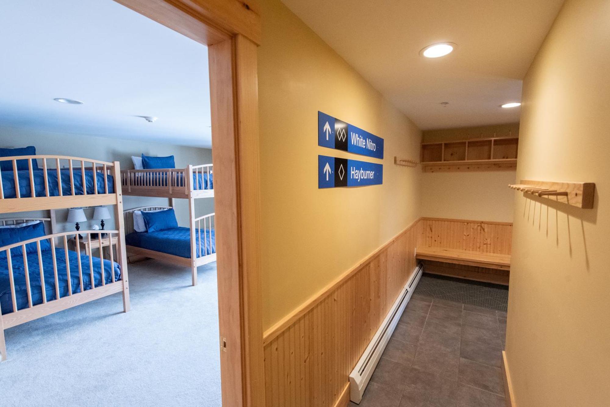 シュガーローフ グランド サミット ホテル Carrabassett Valley エクステリア 写真